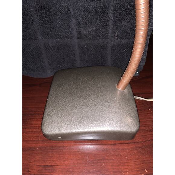 Leviton Steel Desk Lamp - Articulating Head Retro Style ReadingLight VTG Works - Picture 2 of 12